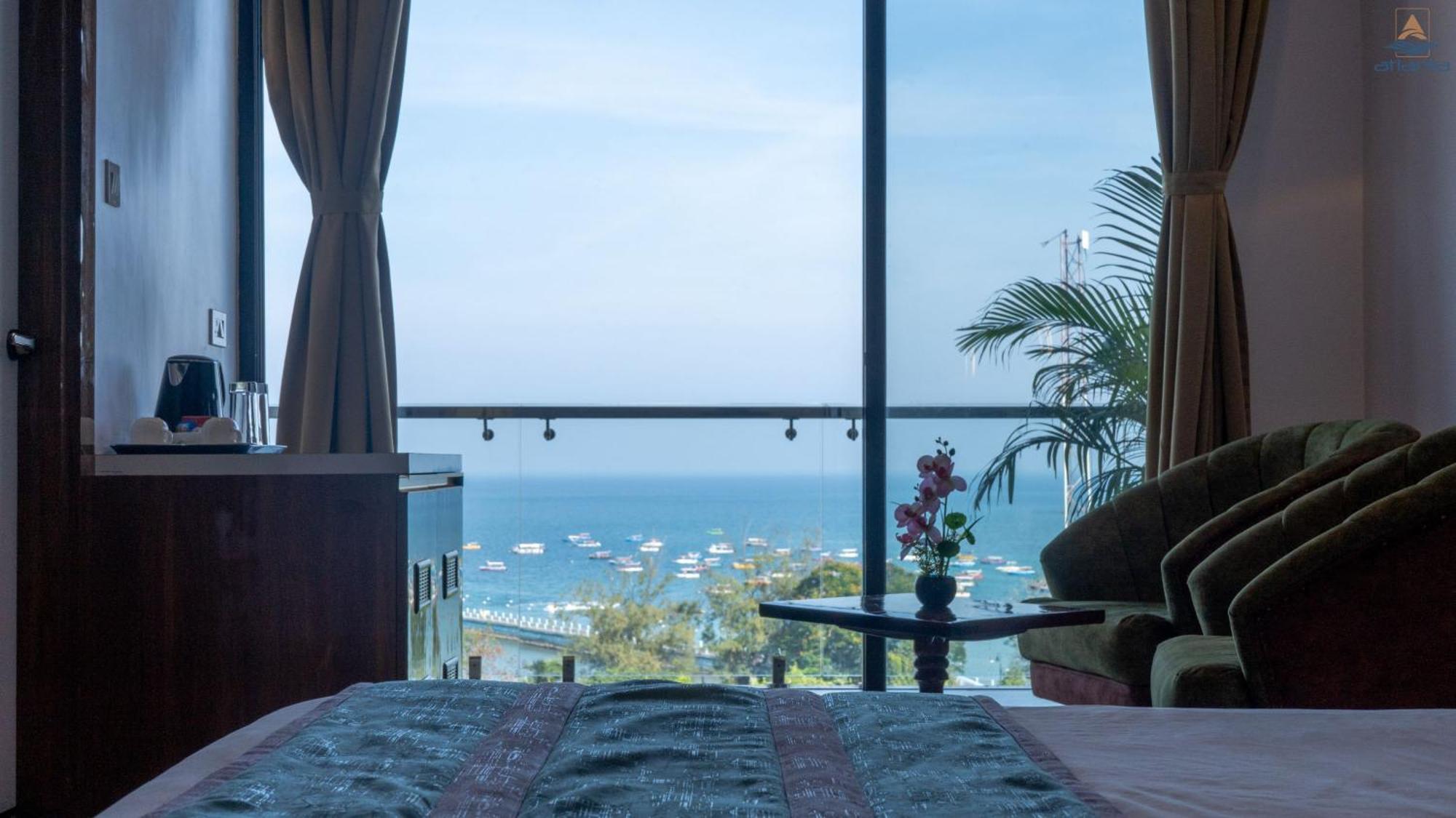 Hotel Atlanta - A Seaview Hotel ميناء بلير المظهر الخارجي الصورة